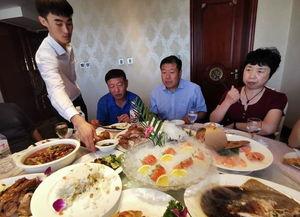 河北铺吃瓜结婚,吃瓜群众见证的甜蜜婚礼