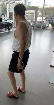 拖鞋短裤吃瓜,拖鞋短裤，畅享吃瓜时光