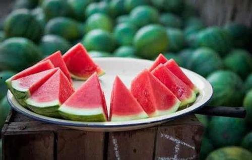 产后马上可以吃瓜么,产后立即食用瓜果的适宜性探讨